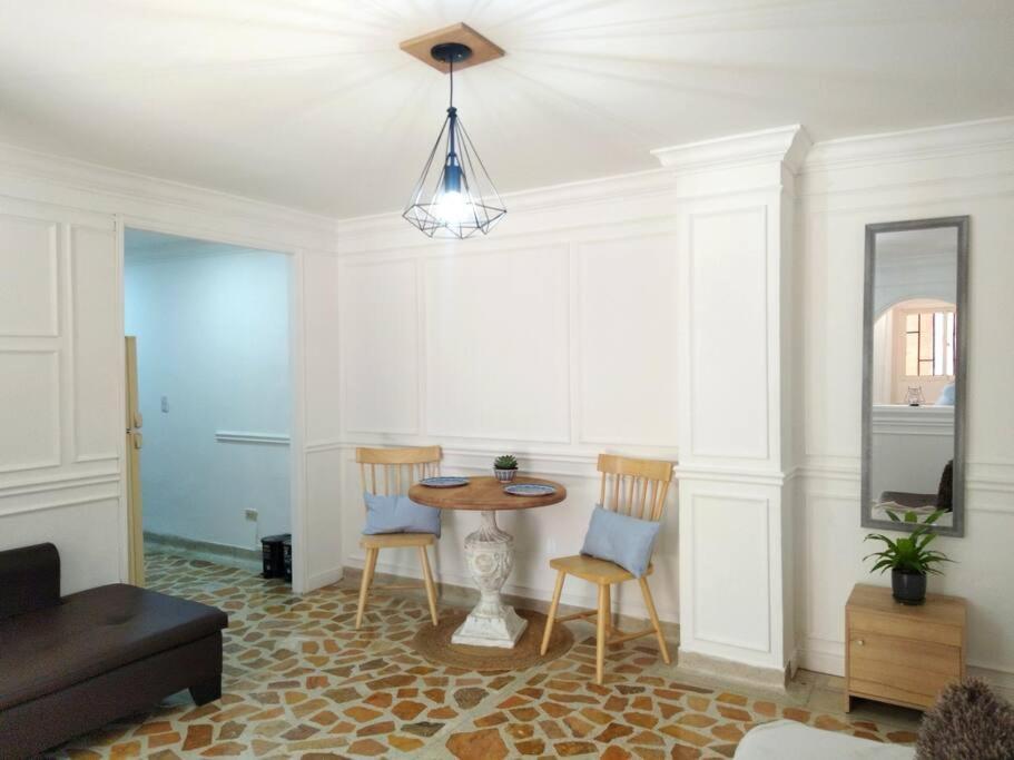 Aparta-estudio Laureles 76 Apartment Medellin