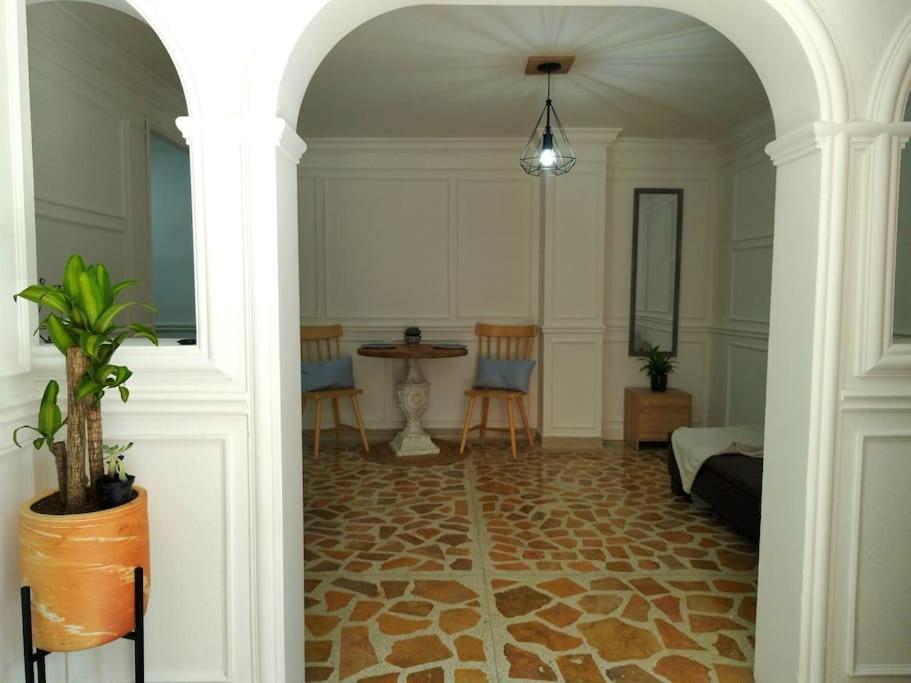 Aparta-estudio Laureles 76 Medellin