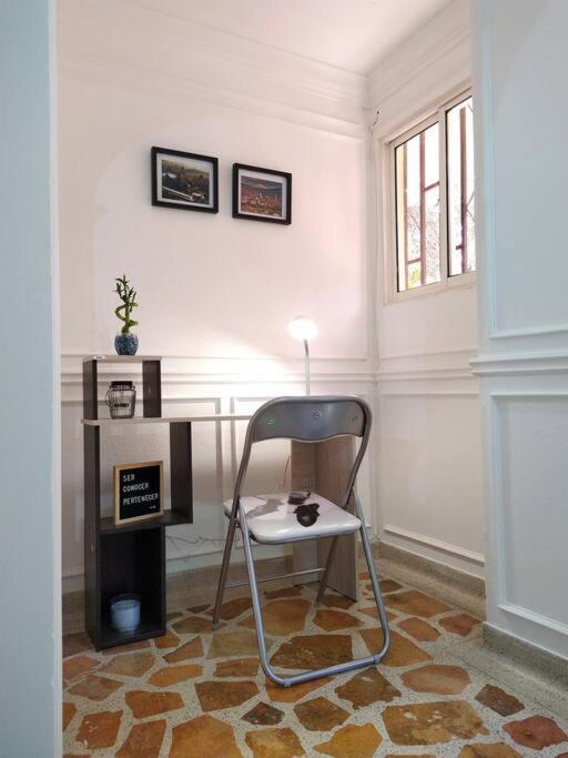 Aparta-estudio Laureles 76 Medellin